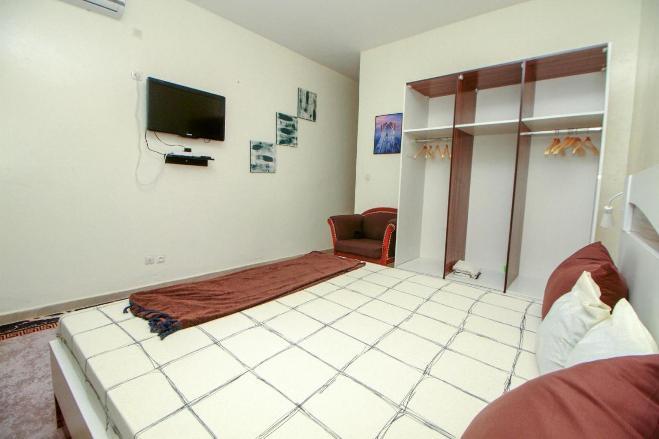 Apartamento "La Coquille", Joli Loft, Moderne, Propre, Sur Et Calme Au Coeur De Saly Exterior foto