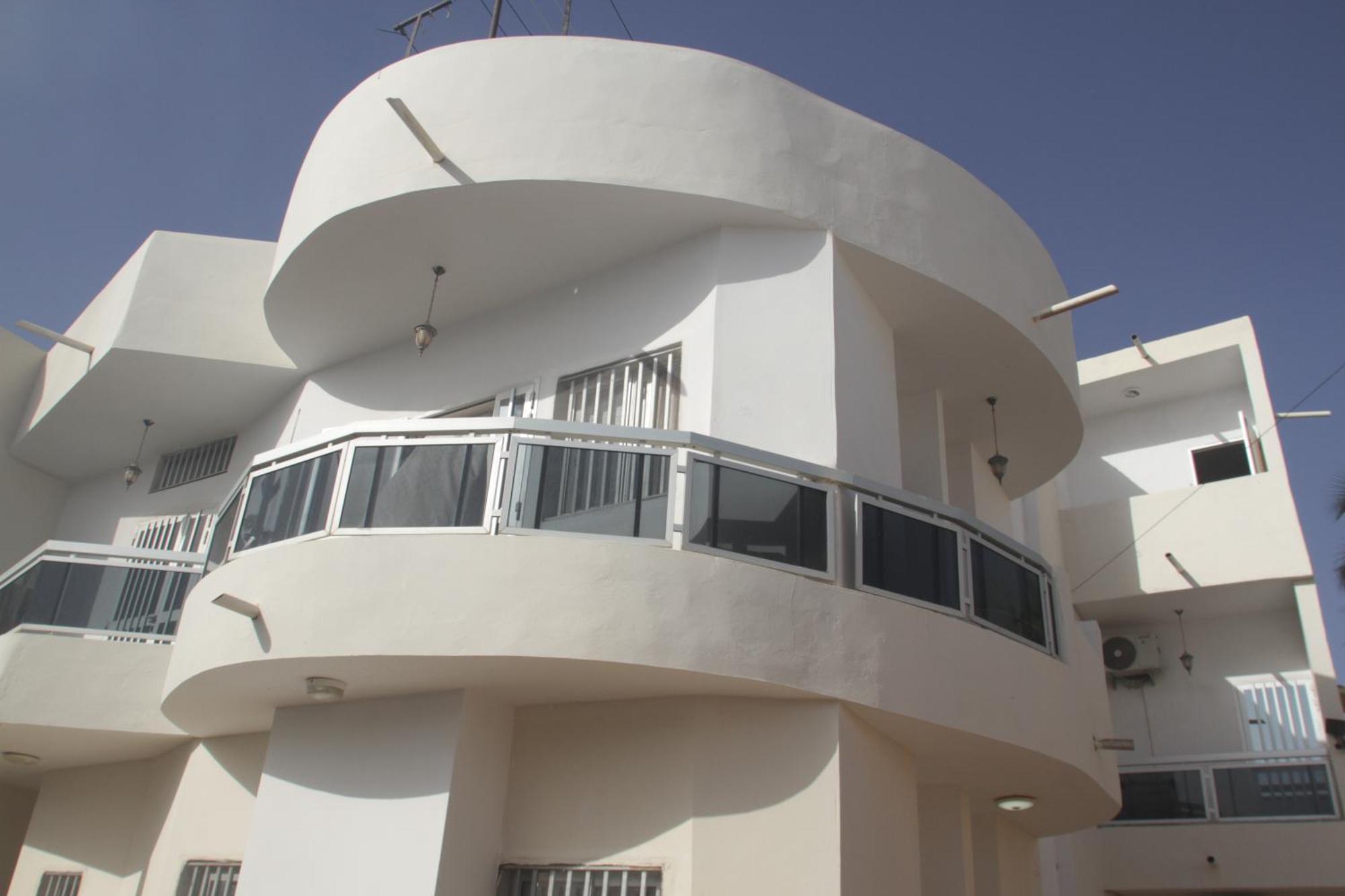 Apartamento "La Coquille", Joli Loft, Moderne, Propre, Sur Et Calme Au Coeur De Saly Exterior foto