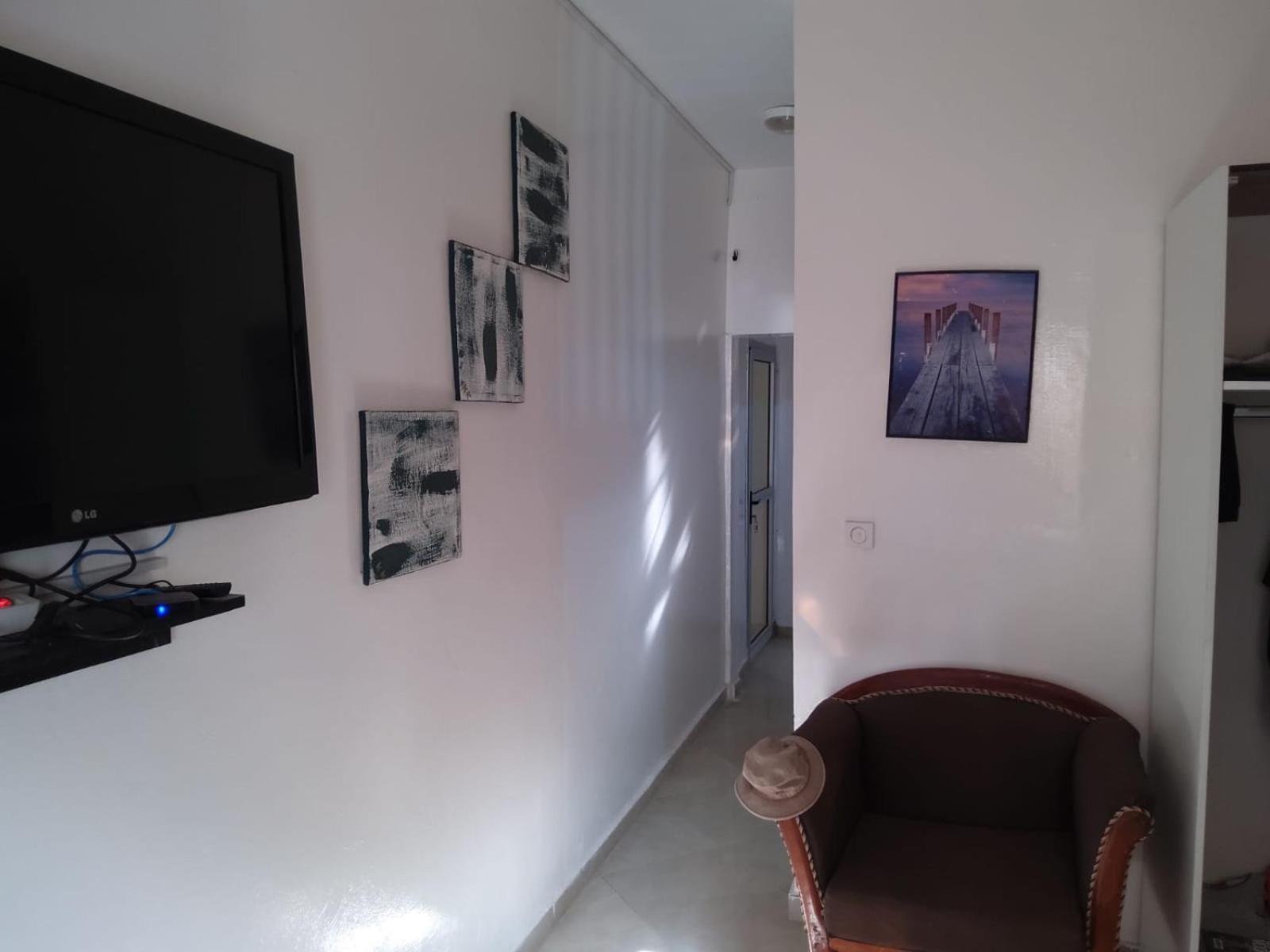 Apartamento "La Coquille", Joli Loft, Moderne, Propre, Sur Et Calme Au Coeur De Saly Exterior foto